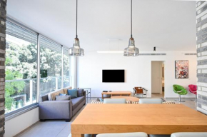 Airy 2BR at Trumpeldor By HolyGuest